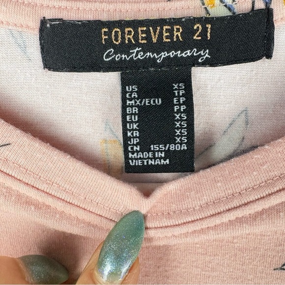 Forever 21 Contemporary Floral Light Pink Short Sleeve Tee XS - Picture 6 of 6